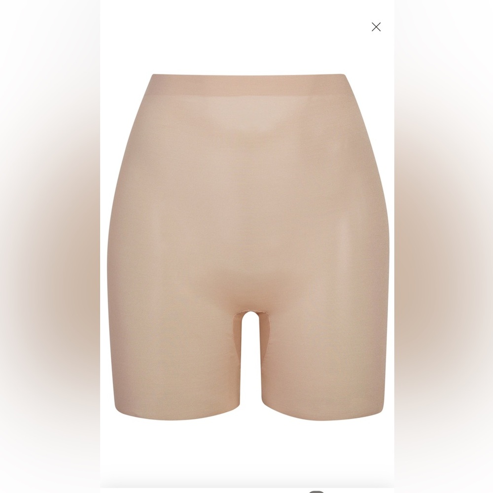 SKIMS SHEER SCULPT LOW BACK SHORT - Picture 3 of 9
